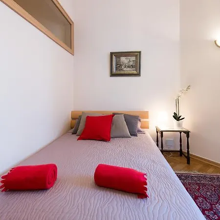 5 Bedroom Family Apartmán *