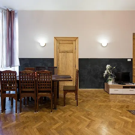 5 Bedroom Family