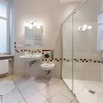 Apartamento 5 Bedroom Family Cracovia